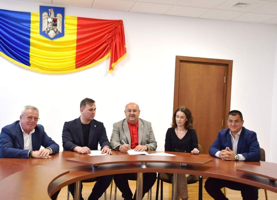 Președintele Ion Mînzînă a semnat contractul de finanțare pentru elaborarea şi/sau actualizarea planurilor urbanistice generale a 10 comune
