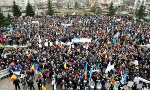Protest cu 5000 de persoane în Argeș