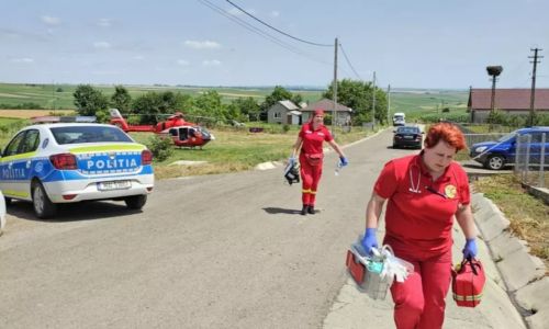 ACUM! O mașină a luat FOC pe A1!