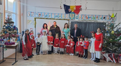 Moş Crăciun a oferit daruri elevilor din comuna Bălileşti