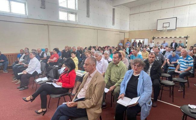 Primarul Gentea s-a întâlnit cu piteștenii din cartierul Trivale