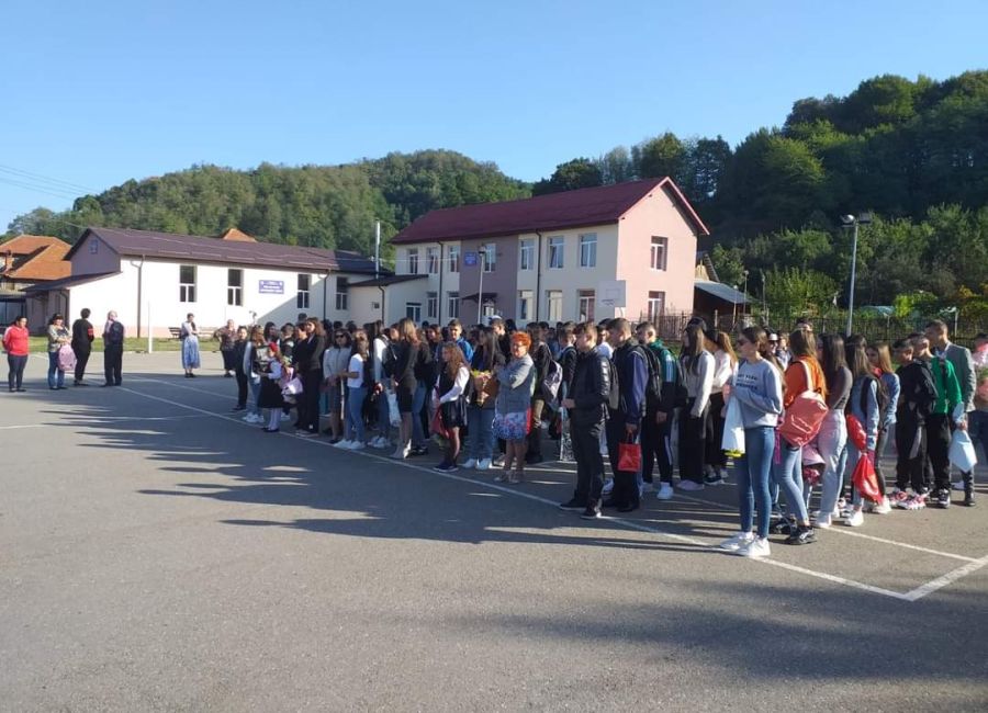 Primul clopoțel a sunat și la școlile din comuna Berevoești