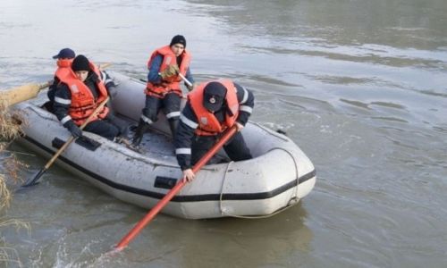 ACUM! Bărbat găsit MORT într-un lac din Argeş