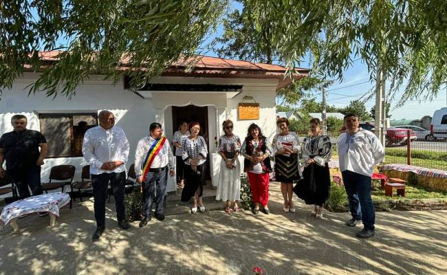 Ion Mînzînă, de Ziua Iei la Ștefan cel Mare: "Dumnezeu să ne ajute pe toți să fim mai uniți, să fim mai buni și să construim împreună România la care visăm cu toții!"