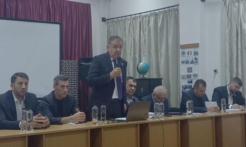 Cristian Gentea de vorbă cu cetățenii din cartierele Războieni și Craioveni