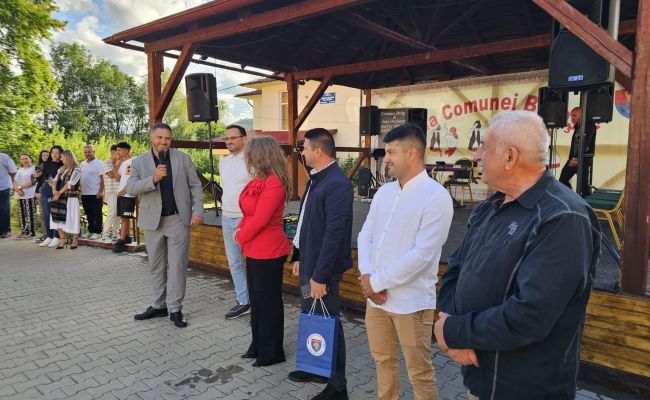 Comuna Boțești a îmbrăcat azi straie de sărbătoare!