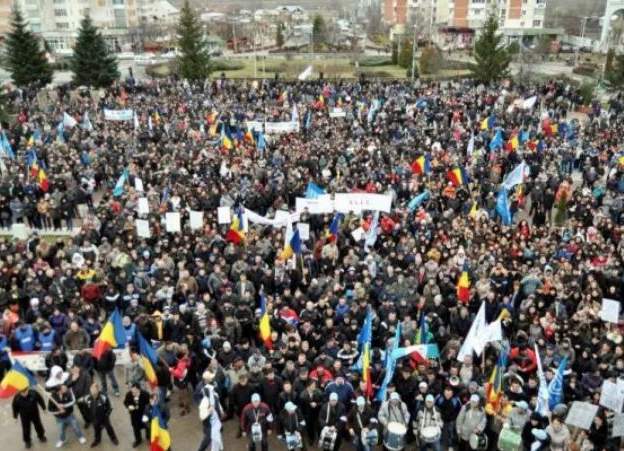 Protest cu 5000 de persoane în Argeș