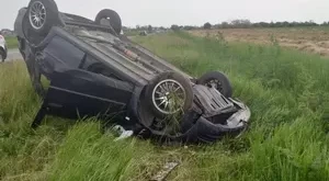 ACUM! Accident GRAV în Argeş! O maşină s-a RĂSTURNAT!