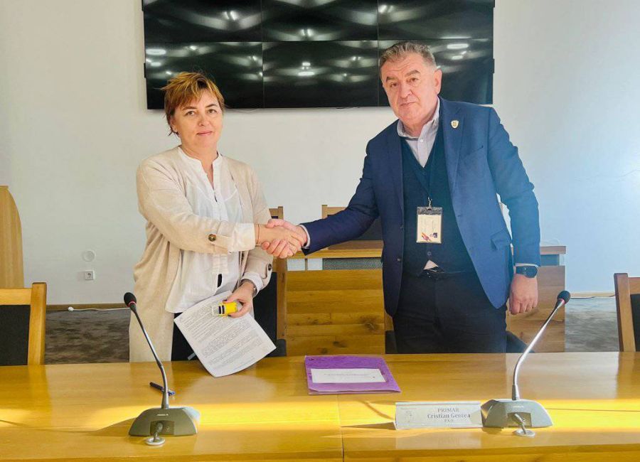 O nouă unitate de învăţământ din Piteşti va fi MODERNIZATĂ! Primarul Gentea a SEMNAT contractul