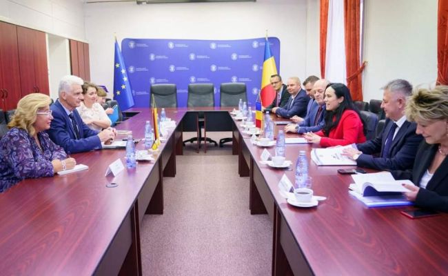 Secretarul de stat german Rolf Schmachtenberg, la întâlnirea bilaterală cu ministrul Simona Bucura-Oprescu: ”Ne dorim să învățăm din experiența României privind reforma sistemului public de pensii!”