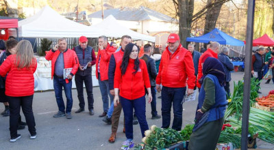 Ministrul Simona Bucura-Oprescu și președintele Ion Mînzînă, împreună cu echipa PSD în mijlocul oamenilor din Stâlpeni, Mihăești, Coșești și Costești