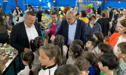 Târg antreprenorial organizat de elevii Şcolii Gimnaziale 'Liviu Rebreanu'