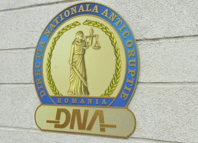 Contabila unei primării din Argeș, ARESTATĂ