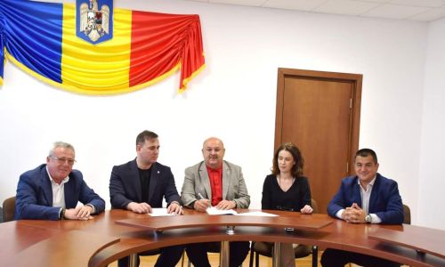 Președintele Ion Mînzînă a semnat contractul de finanțare pentru elaborarea şi/sau actualizarea planurilor urbanistice generale a 10 comune