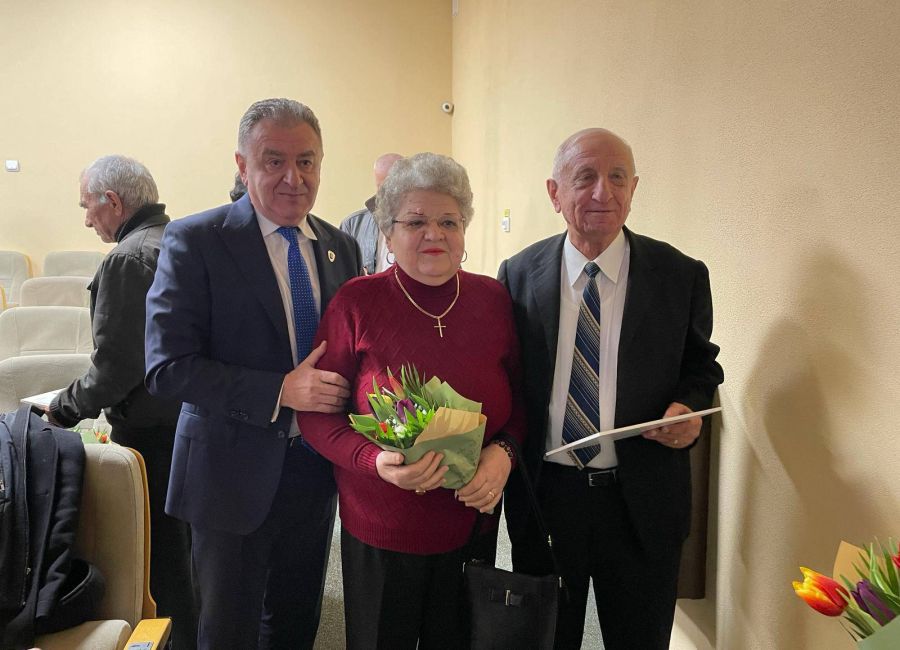 72 de cupluri au fost premiate de primarul Cristian Gentea
