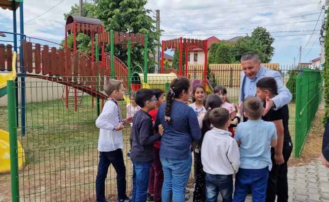 În comuna Bradu au început manifestările prilejuite de Ziua Copilului