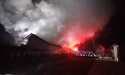 ACUM! EXPLOZIE într-o gospodărie din Argeș!
