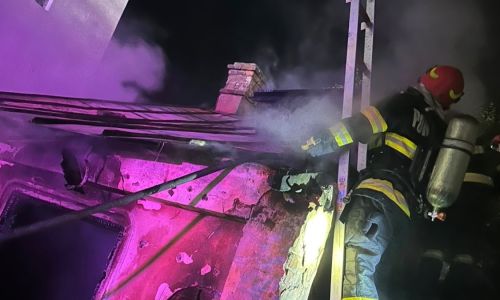Azi-noapte, INCENDIU în Pitești! O persoană a MURIT