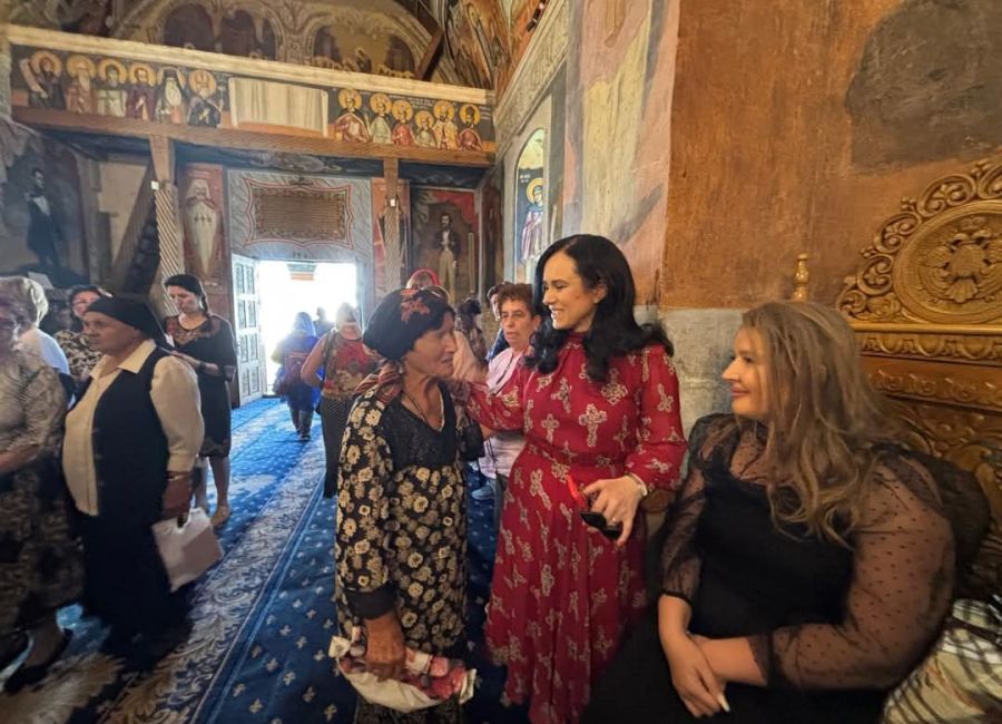 Prefectul Ioana Făcăleață, în mijlocul credincioșilor într-o zi sfântă!