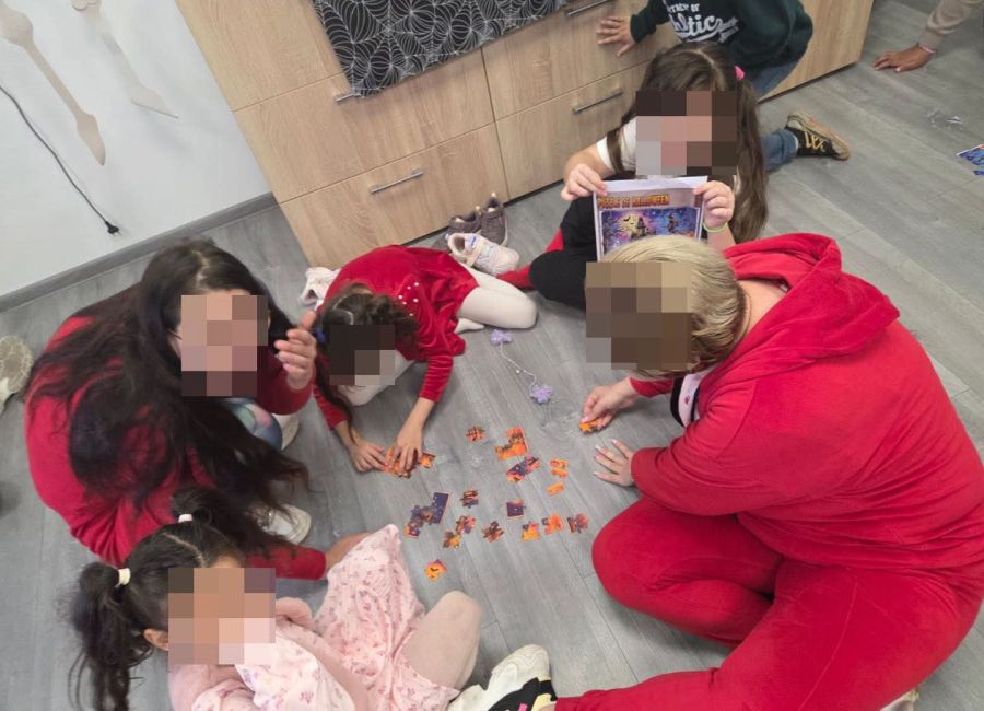 Halloween cu zâmbete, empatie și bucurie la Centrul Multifuncțional Comunitar!