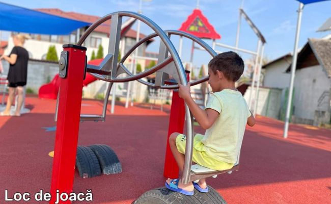 Primarul Cristian Gentea, investiţii pentru viitor! Două noi locuri de joacă MODERNE