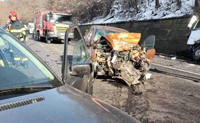 ACUM! Accident TERIBIL în Argeș! Bărbat în stare GRAVĂ