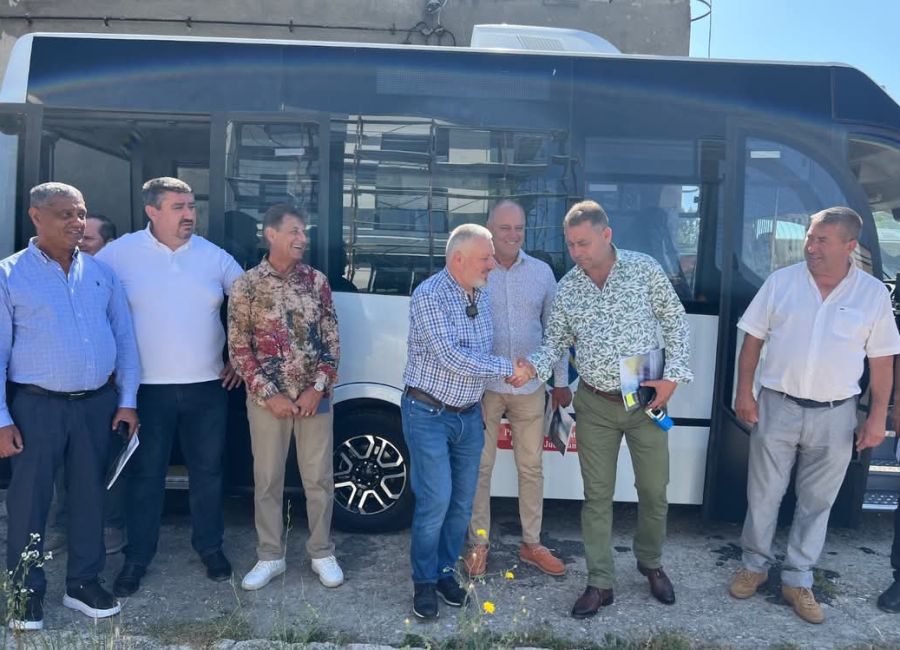 Alte 12 microbuze electrice școlare au sosit în Argeș!