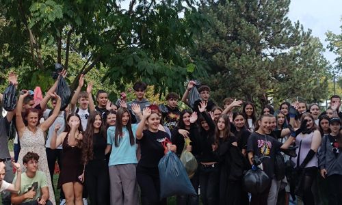 Peste 5000 de voluntari au luat parte la Pitești la Ziua de Curățenie Națională!