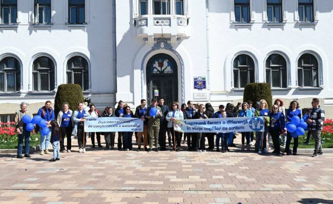 Ziua Internaţională de Conştientizare a Autismului a fost marcată la Piteşti