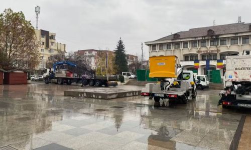 La Mioveni se fac ultimele pregătiri pentru aprinderea iluminatului festiv!