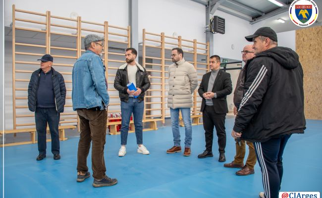O sală de sport a fost INAUGURATĂ în comuna Priboieni