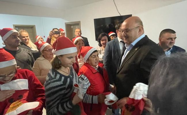 Momente emoționante! Președințele CJ Argeș, cu daruri la un centru DGASPC