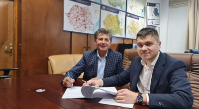 Primarul comunei Bogați, vești excelente! A semnat contractul