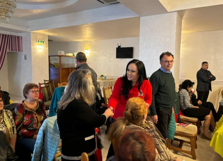 Ministrul Simona Bucura-Oprescu și echipa PSD, în dialog cu pensionarii din Mioveni și Câmpulung: “Oamenii sunt prioritatea noastră!”