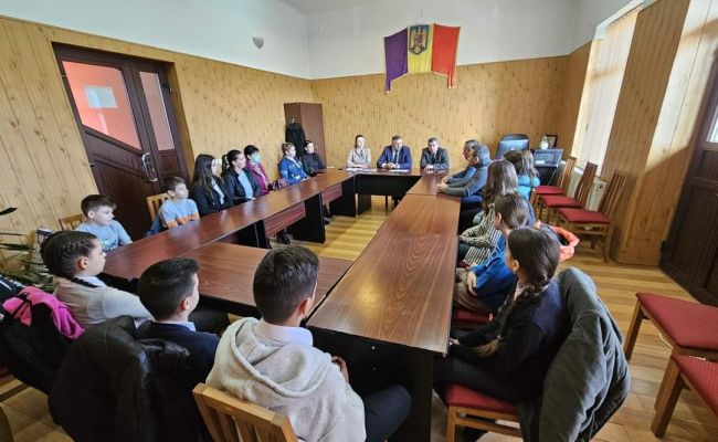 Elevi premiați de primarul comunei Bălilești