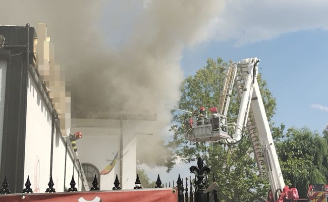 ACUM! INCENDIU la un RESTAURANT din Pitești