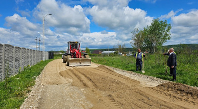 Lucrări de asfaltare la Ştefăneşti