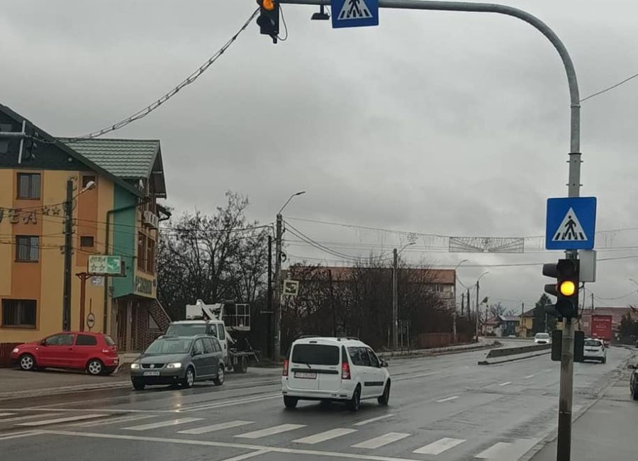 Un nou semafor cu buton pe Calea Câmpulung
