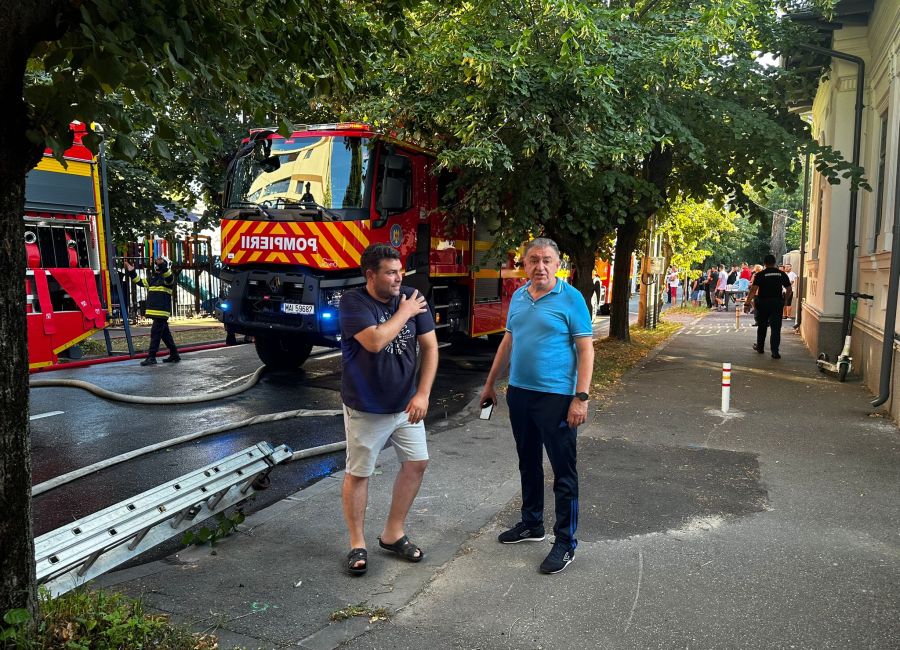VIDEO! Primarul Gentea, sprijin la restaurantul din Piteşti care a luat foc