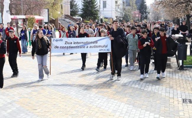La Pitești a fost marcată Ziua Internațională de Conștientizare a Autismului