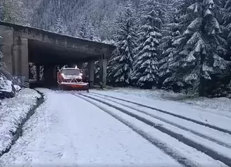 Ninsoare puternică pe Transfăgărășan!