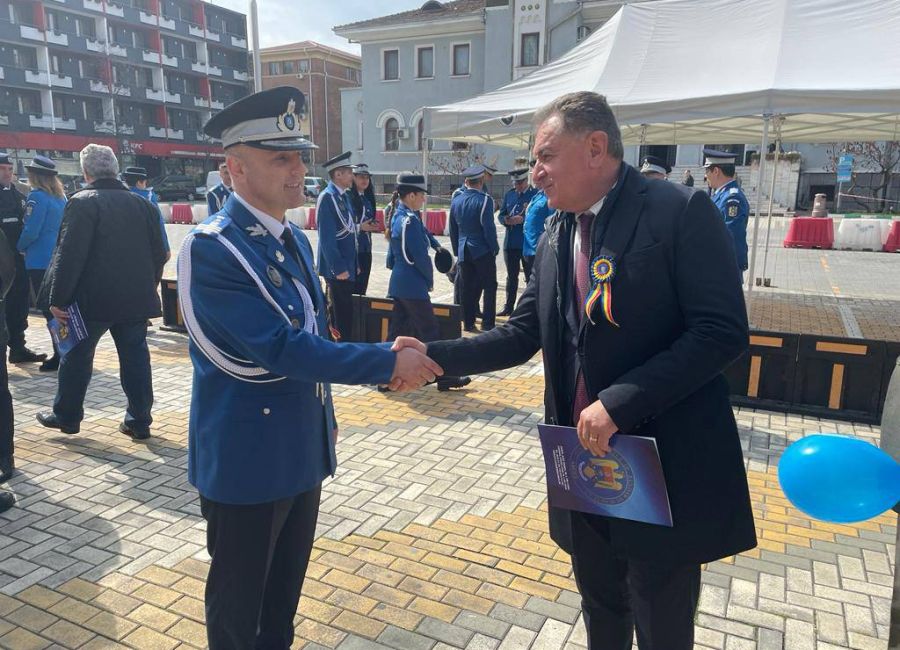 Cristian Gentea: 'La mulţi ani, Jandarmeria Română'