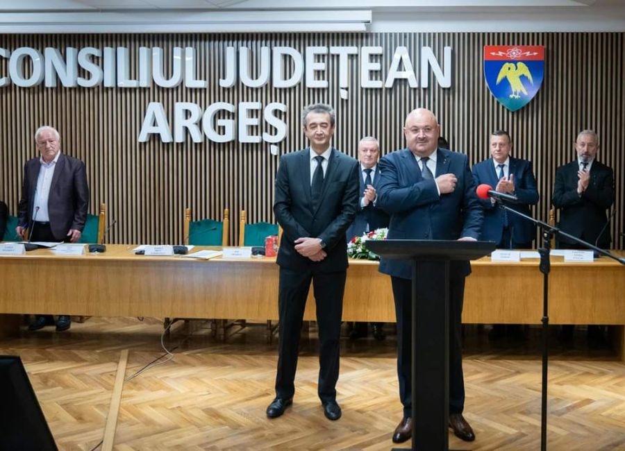Ion Mînzînă a depus jurământul pentru un nou mandat de președinte al Consiliului Județean: “Îmi doresc să avem și pentru următorii ani o echipă unită, la fel de competitivă și să continuăm dezvoltarea județului”