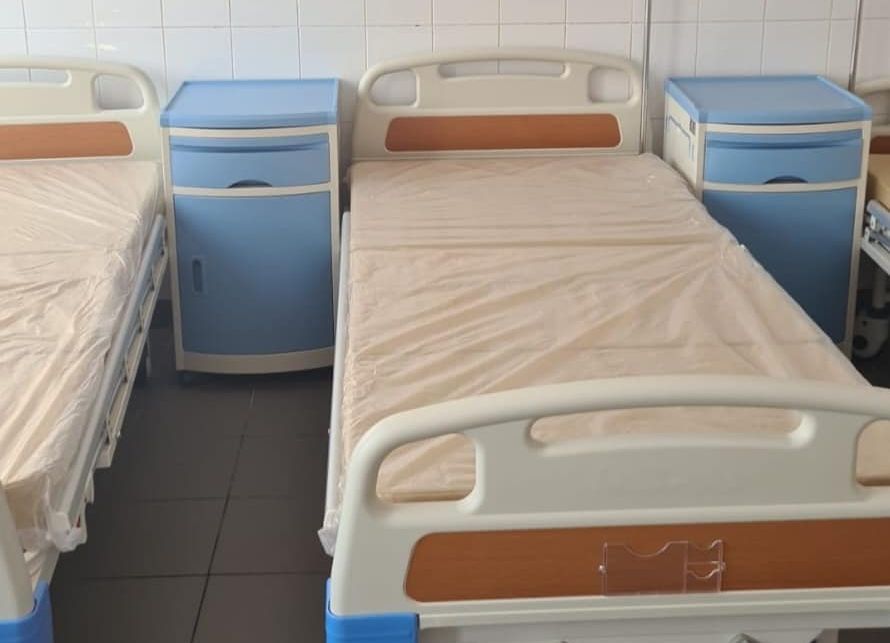 Condiţii mai bune pentru pacienţii Spitalului Judeţean Argeş! Paturi şi noptiere noi