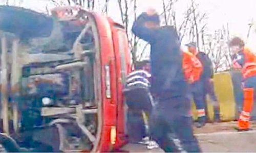 Accident în Argeş! Un TIR s-a RĂSTRUNAT