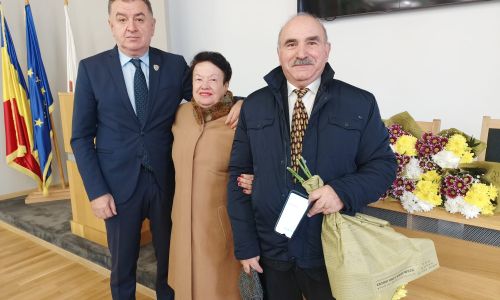 Peste 100 de cupluri piteştene au fost premiate de municipalitate