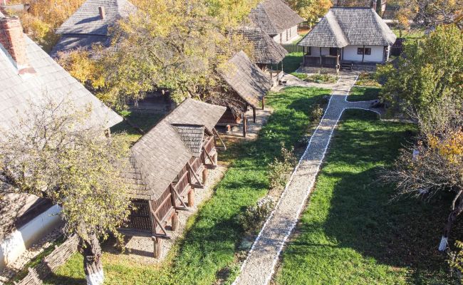 La Muzeul Golești - 53 de monumente tradiționale vor fi reabilitate