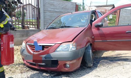ACUM! Accident în Argeș! A intrat cu mașina într-un GARD!