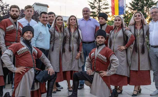 Trofeul Carpați oferit ansamblurilor la Mioveni