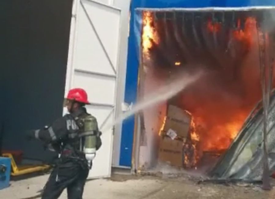 ACUM! Incendiu PUTERNIC în Argeș